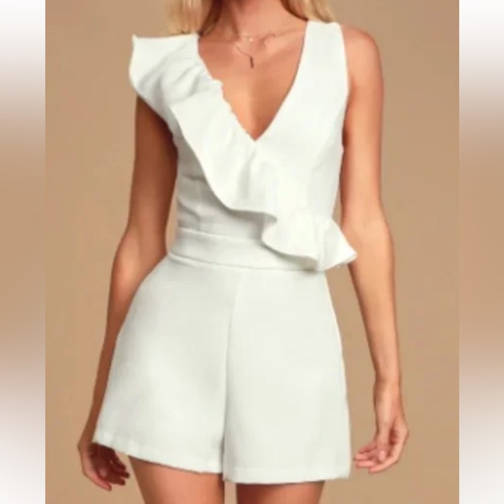 NWT Do+Be White Ruffle V Neck Romper - Small